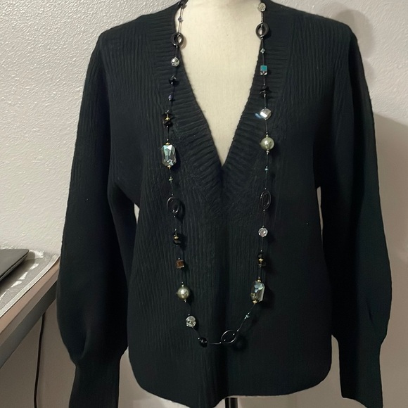 Beautiful Black and Crystals Necklaces - Picture 1 of 4